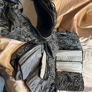 Black and White Paisley Travel Bag 7pc